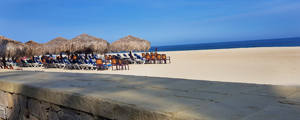 Improving the beach Relaxing area at Club Solaris Cabos