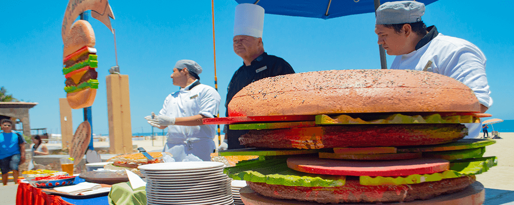 International Day of Burgers at Club Solaris Cabos