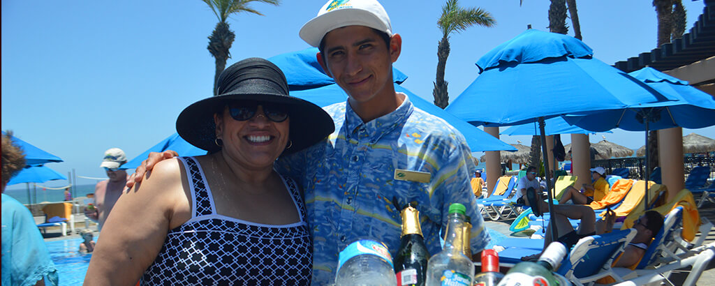 Club Solaris Cabos Dia de las Madres Bartender